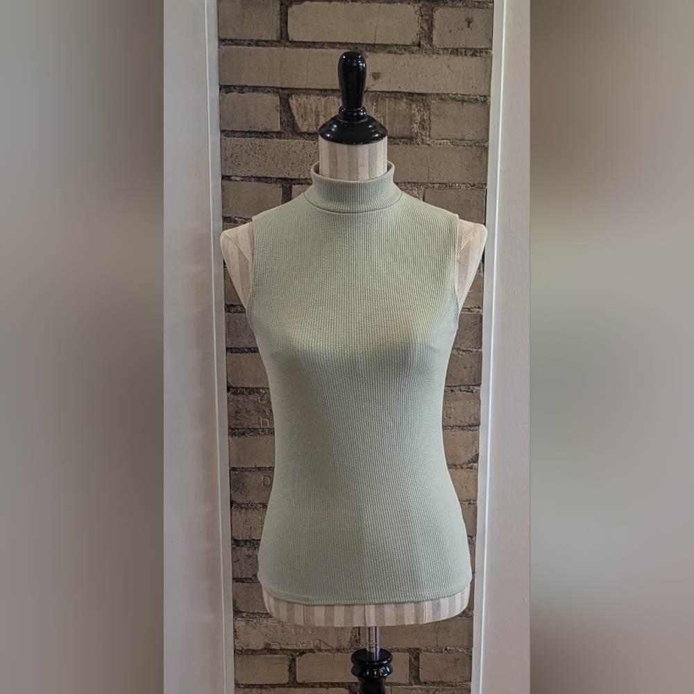 LIVI Mock-neck Ribbed Tanktop